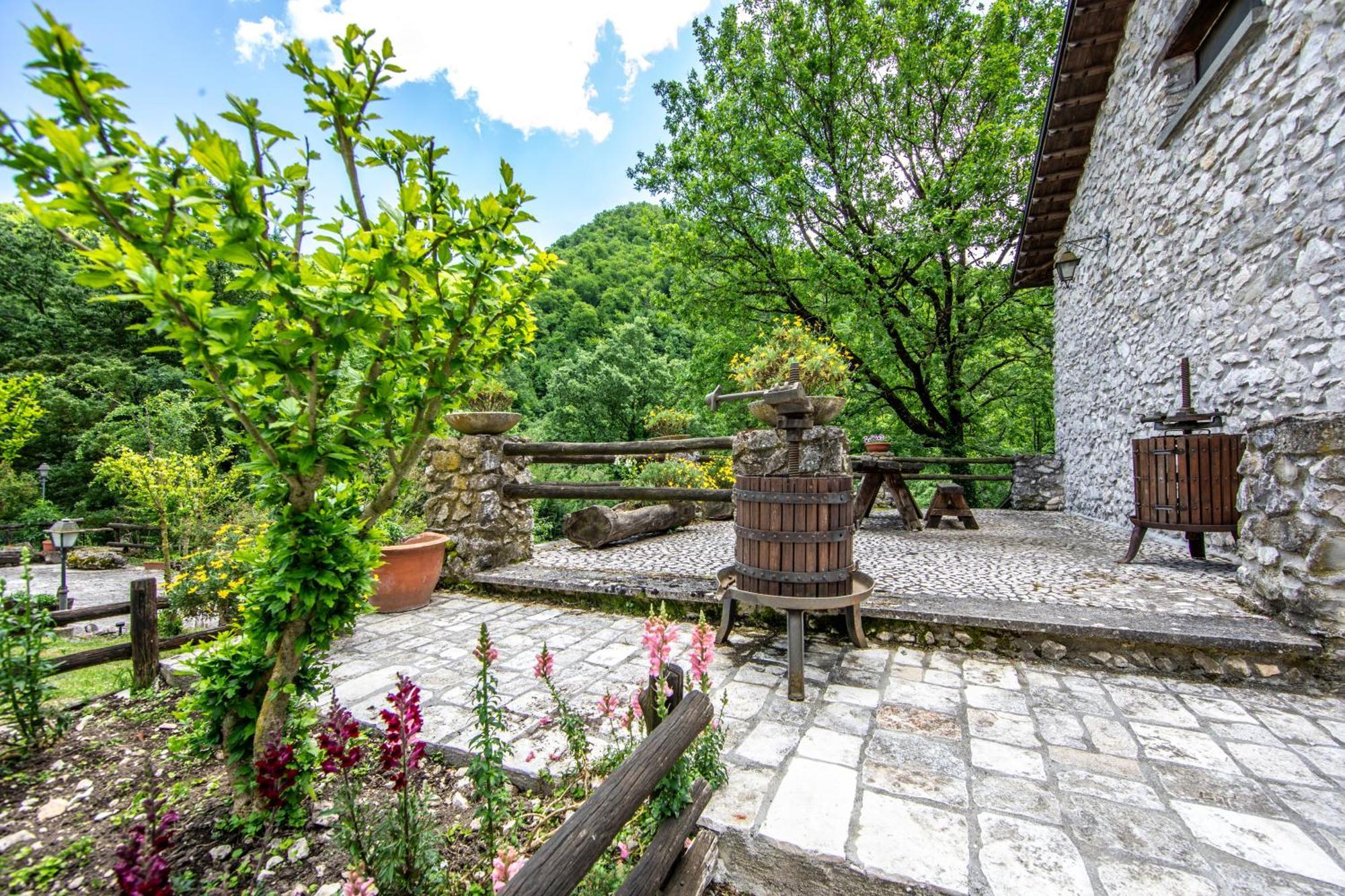 Agriturismo La Ferrera Varco Sabino Eksteriør bilde