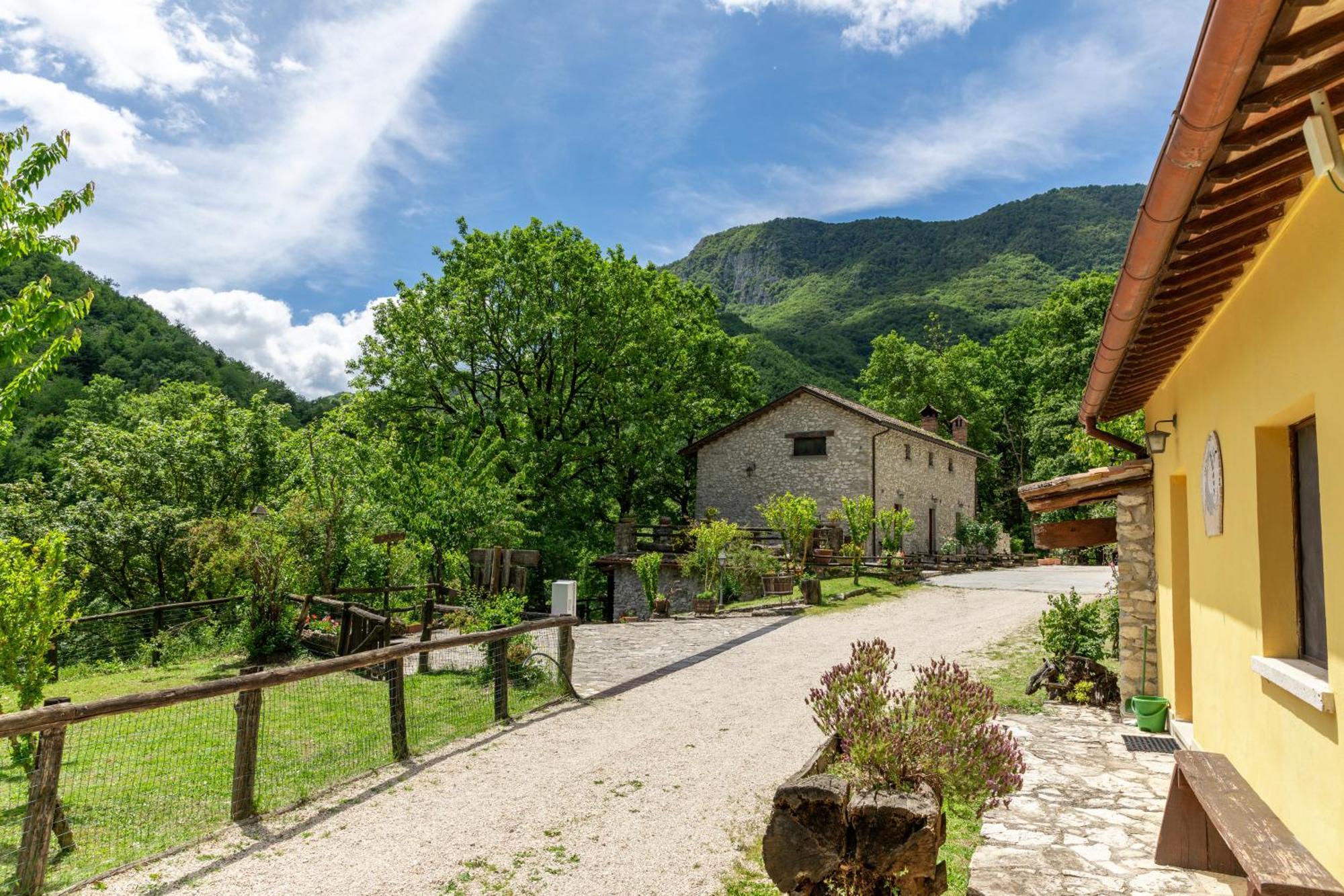 Agriturismo La Ferrera Varco Sabino Eksteriør bilde